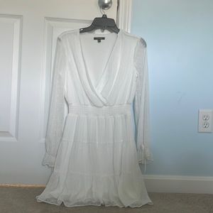 White v-neck, long sleeve dress